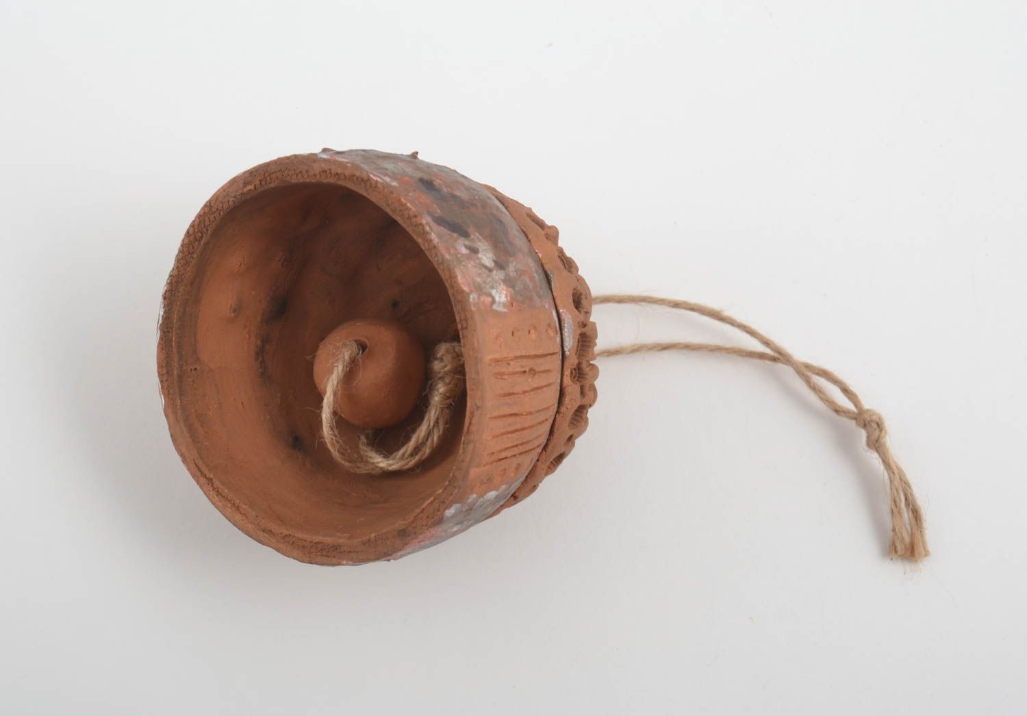 Керамический колокольчик ручной работы декоративная фигурка сувенир из глины фото 3