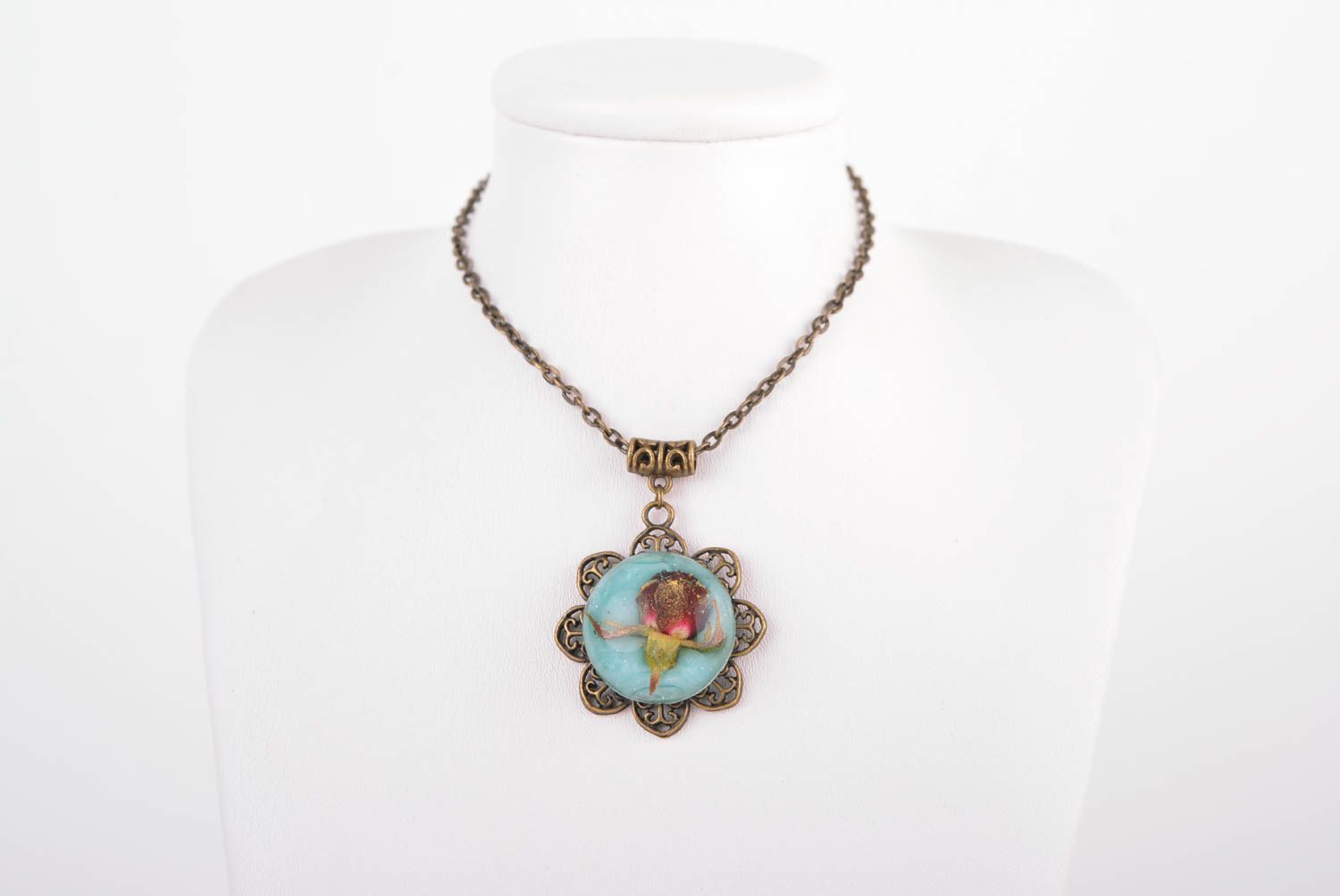 Beautiful handmade epoxy pendant stylish flower pendant artisan jewelry photo 2