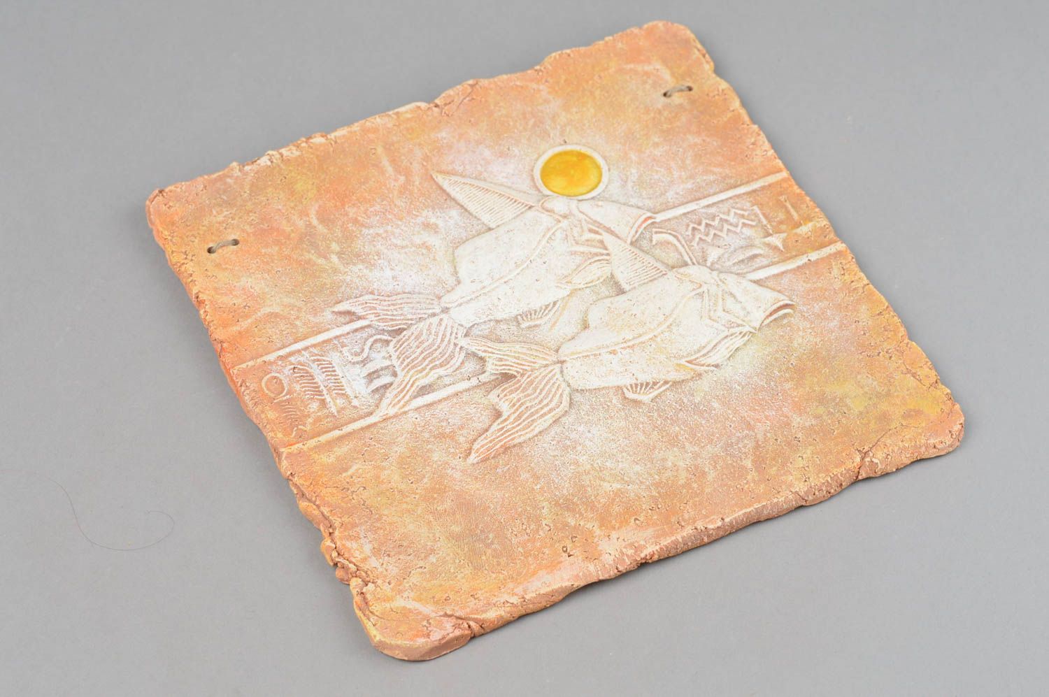 Керамическая плитка зодиакальное панно с изображением рыб из глины ручная работа фото 2