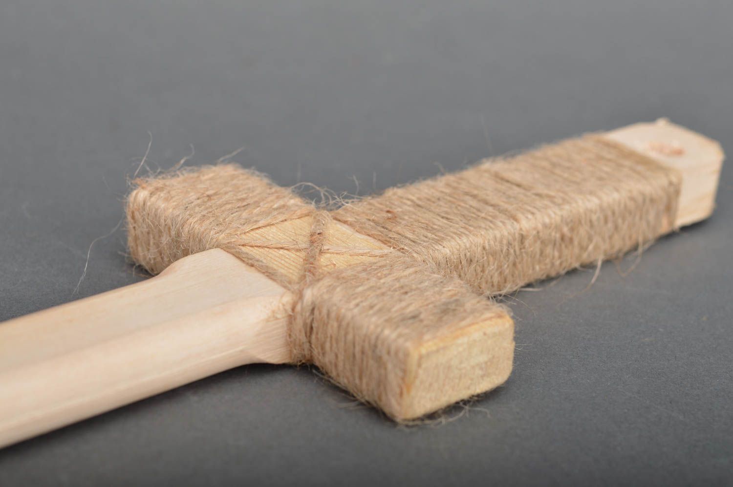 Espada de madera de juguete tallada a mano para chicos artesanal original foto 2