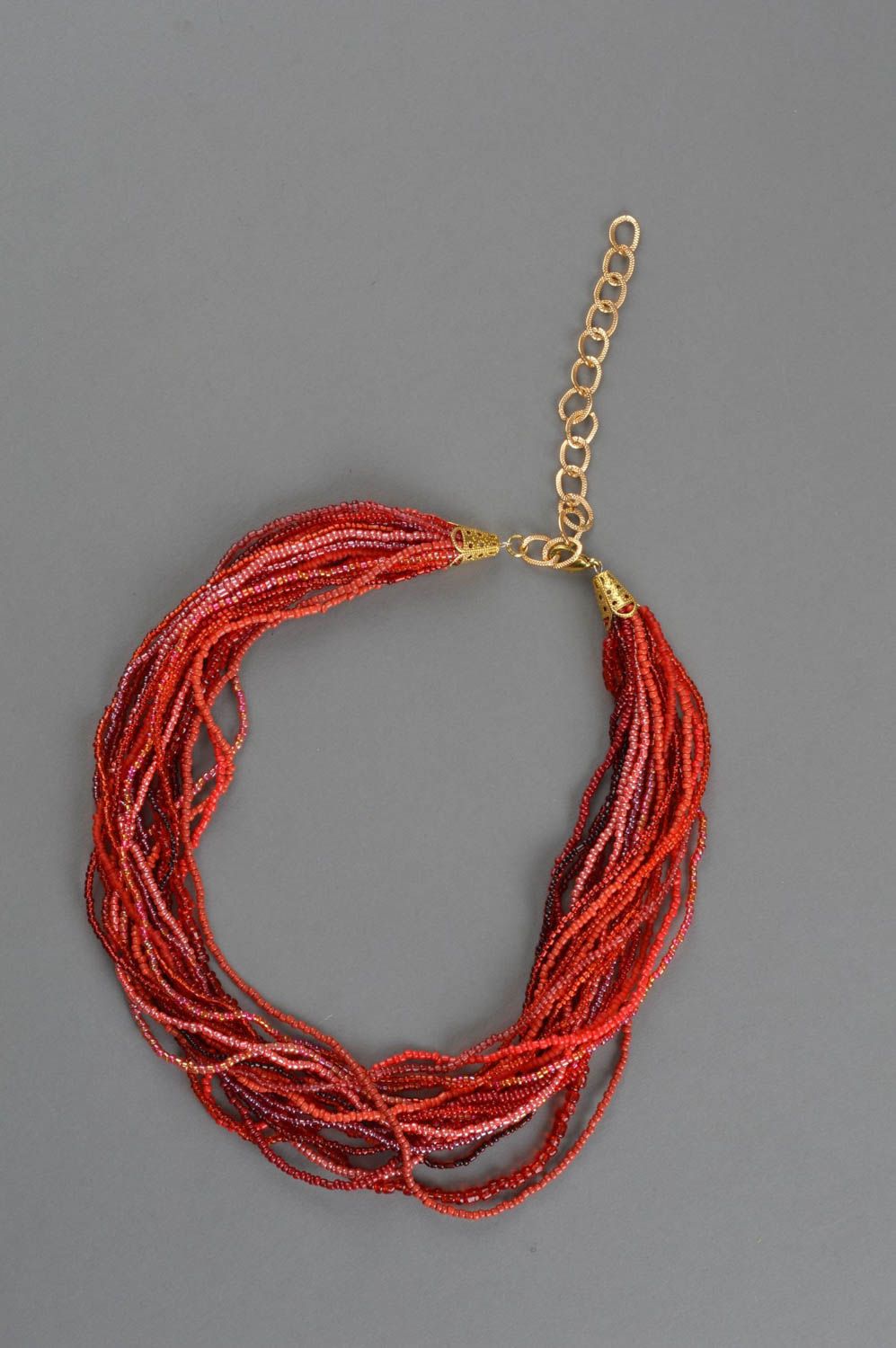 Ожерелье из бисера многорядное красное оригинальное ручной работы Волны фото 2