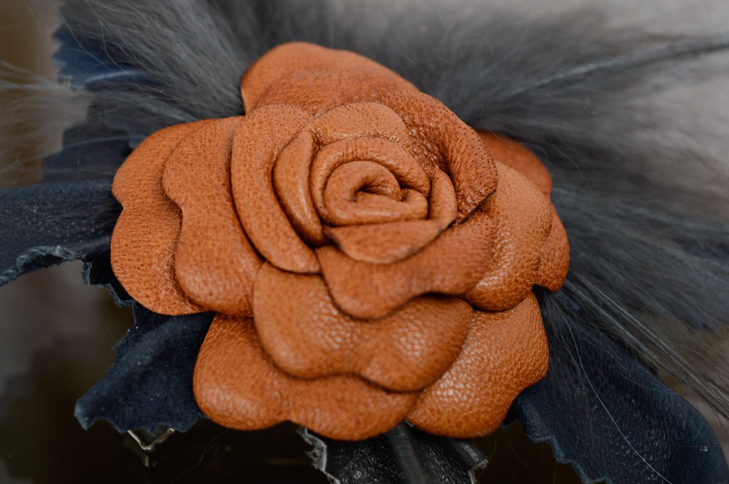 Brown leather flower brooch-hair clip photo 3