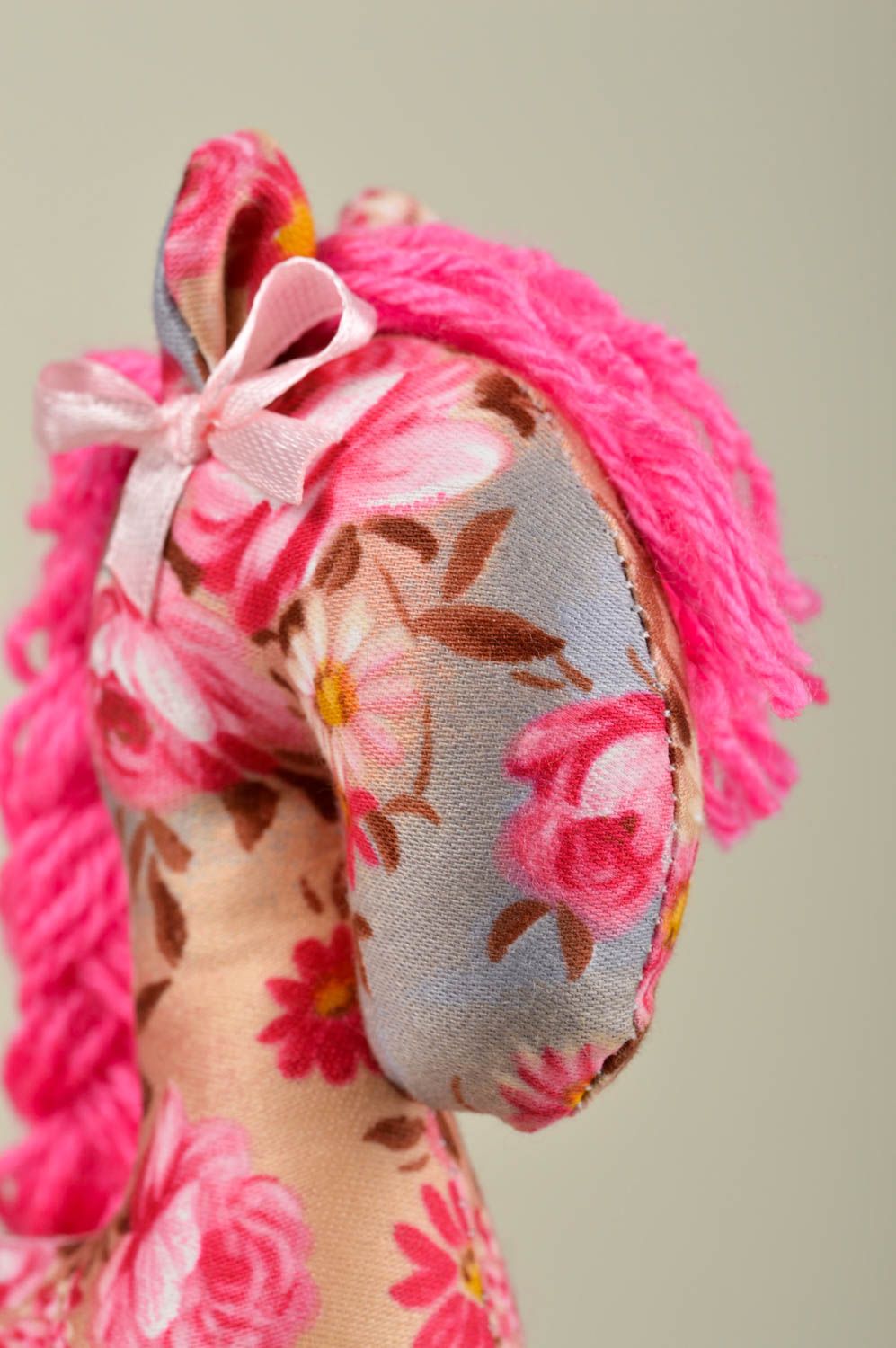 Peluche cheval en tissu Jouet fait main rose à fleurs Décoration maison photo 3
