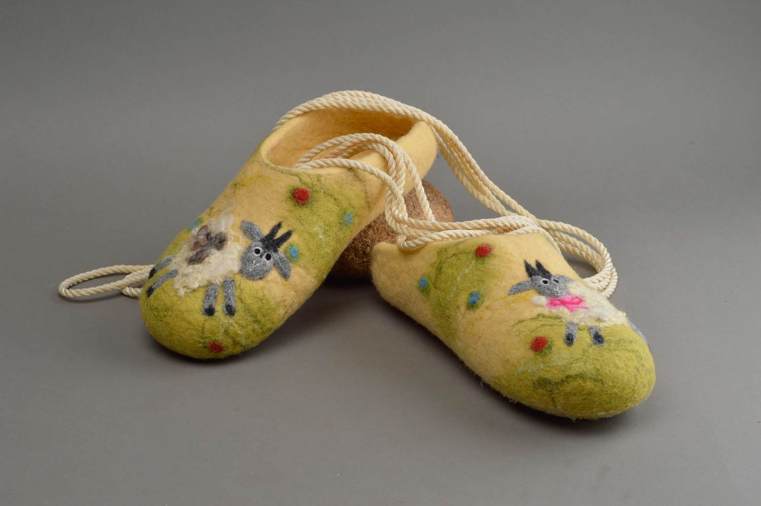Handmade shoes handmade wool slippers bedroom slippers yellow house shoes photo 1