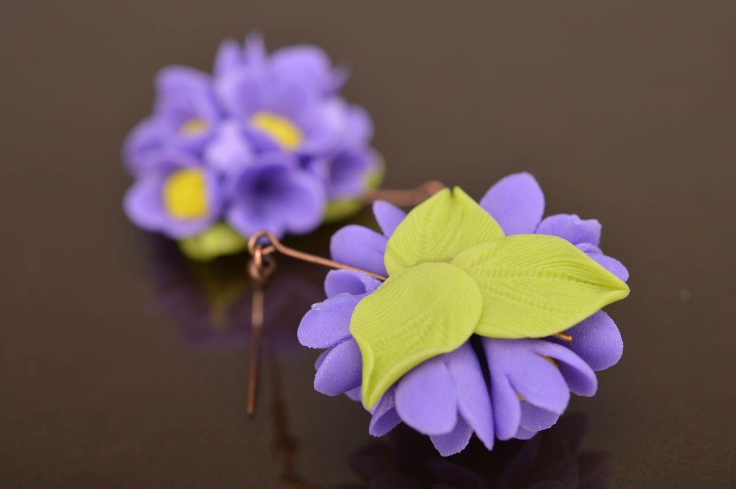 Blumen Ohrringe aus Polymerton mit Kugeln lila und gelb schön handmade grell  foto 5