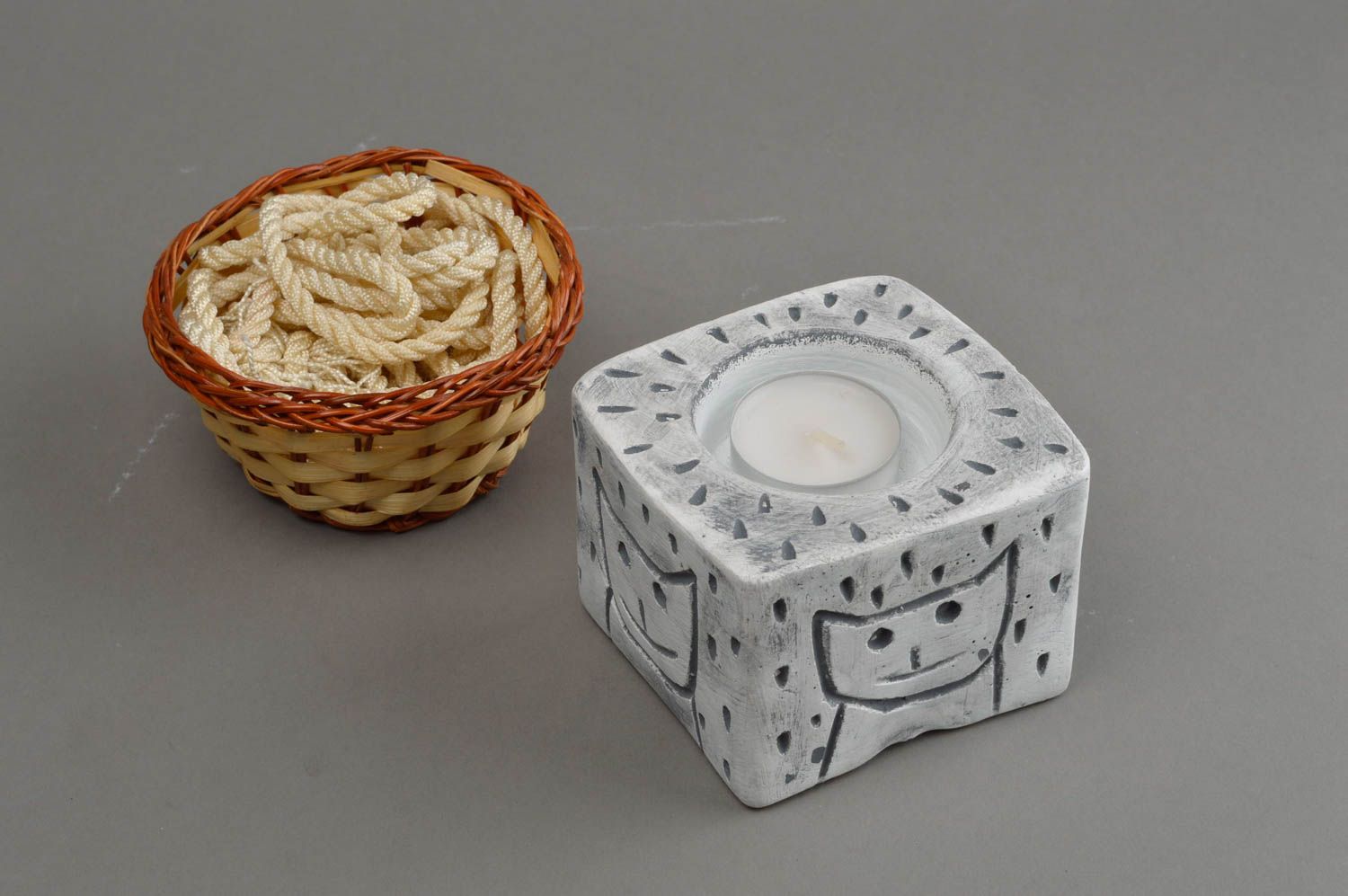 Kleiner bemalter Gips Kerzenhalter quadratisch für Teelicht handmade grau foto 1
