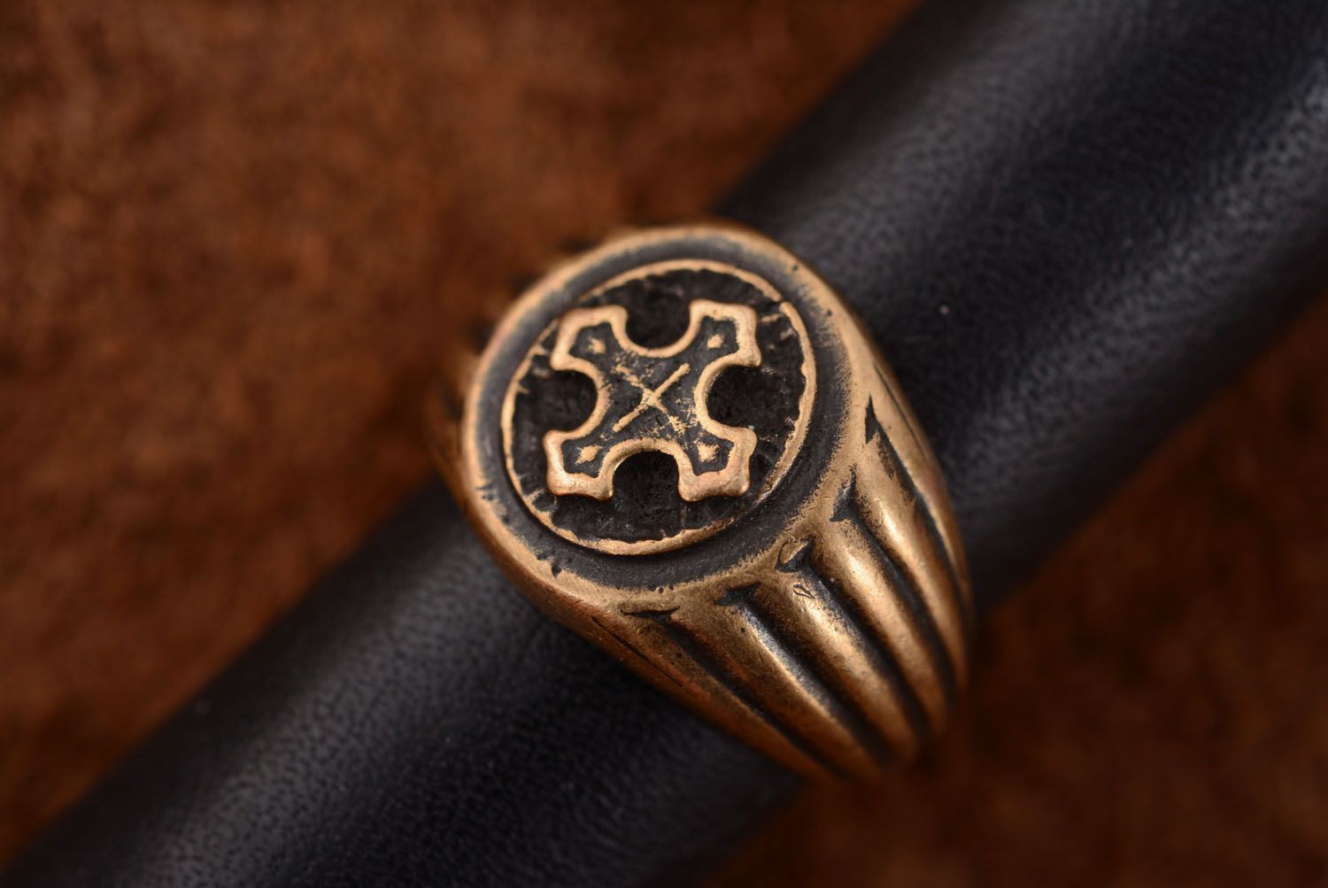 Bronze ring with Celtic cross photo 2