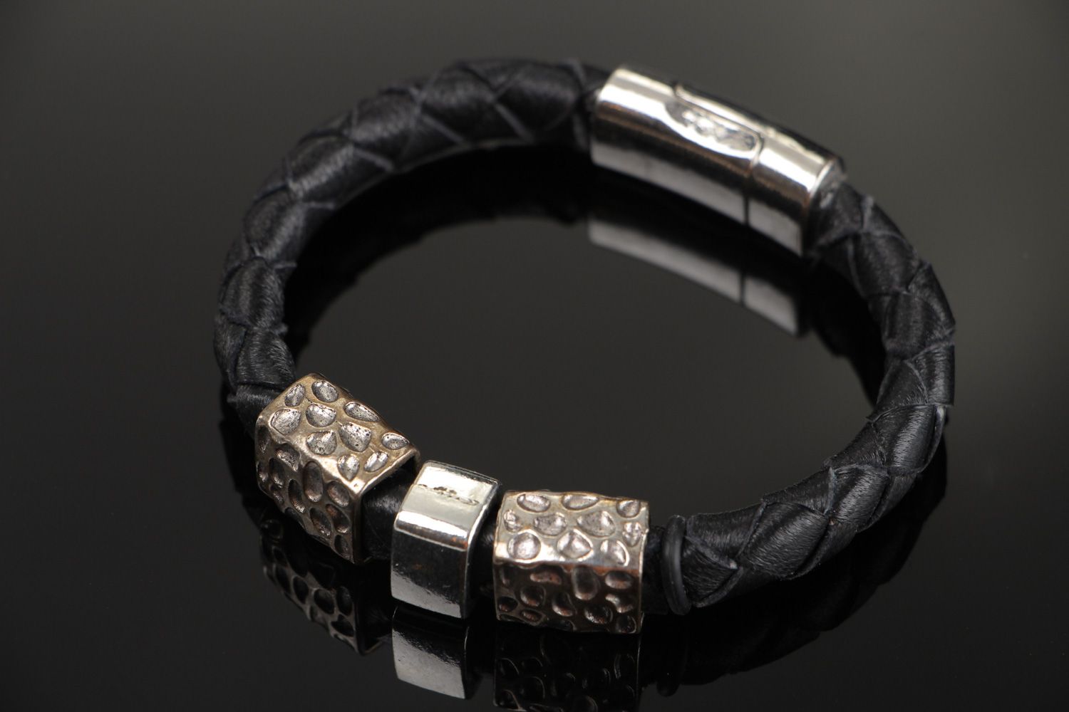Handmade thin laconic wrist bracelet woven of black color leather for women photo 1