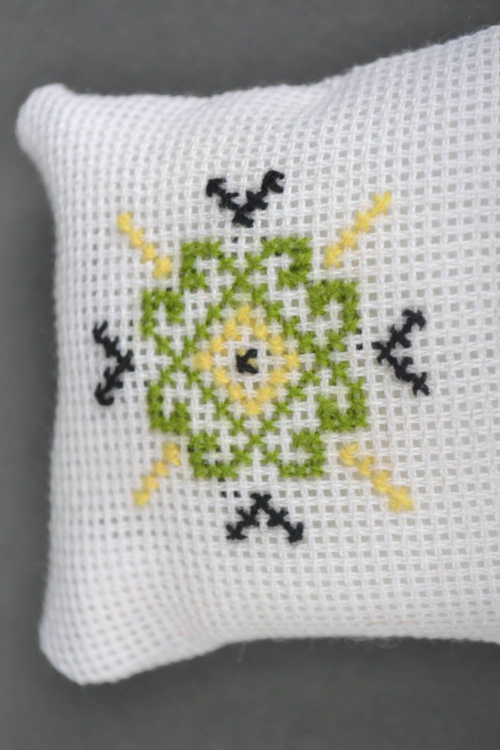 Handmade pin cushion sewing supplies embroidery kits homemade decorations photo 2