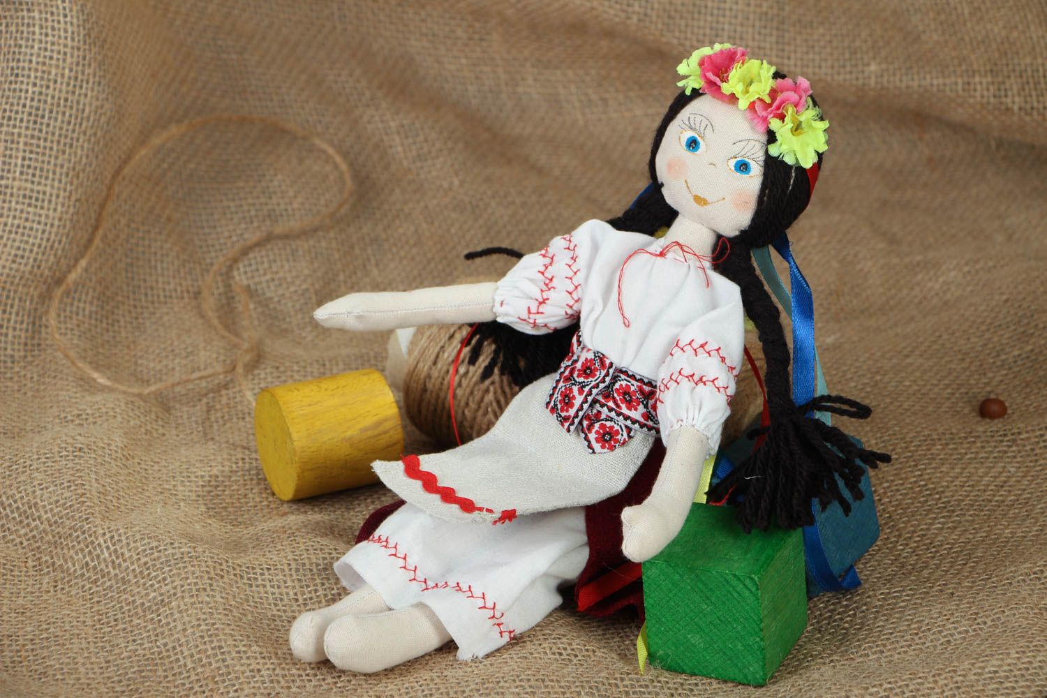 Kuschelige Puppe aus Textil foto 5