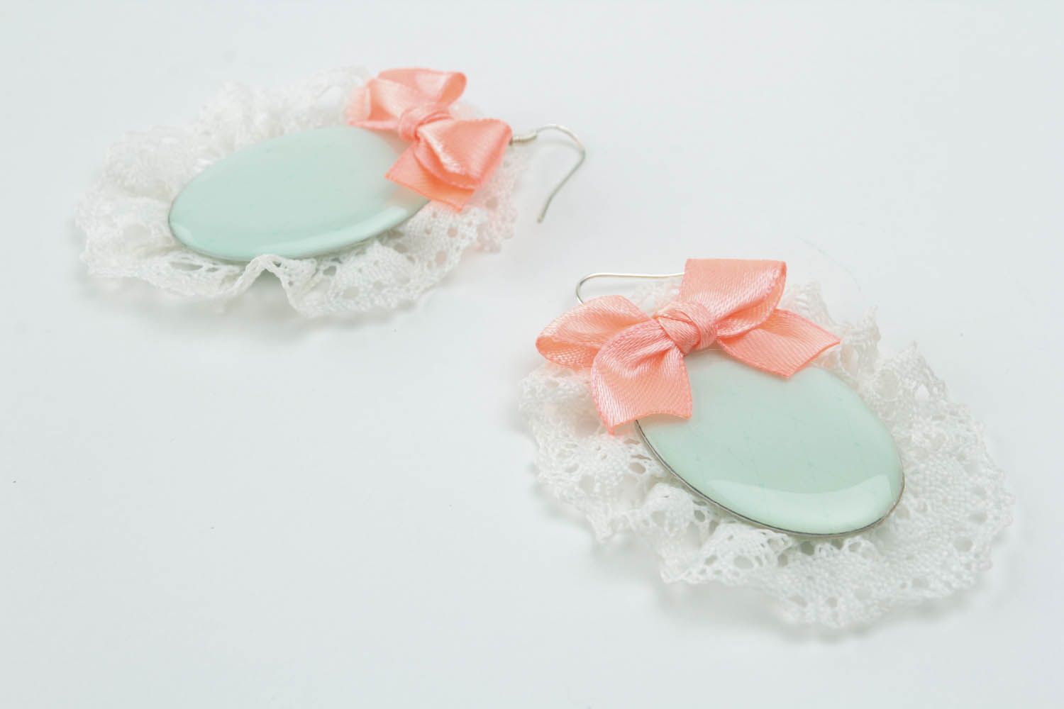 Earrings with lace and bows photo 1