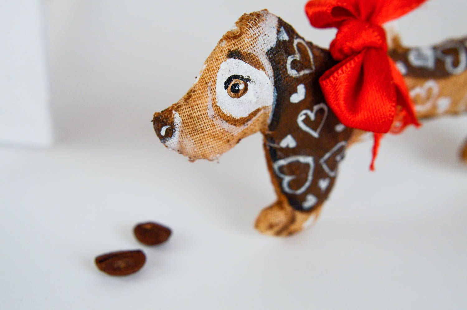 Peluche chien petite décorative à accrocher brune à motif parfumée faite main photo 5