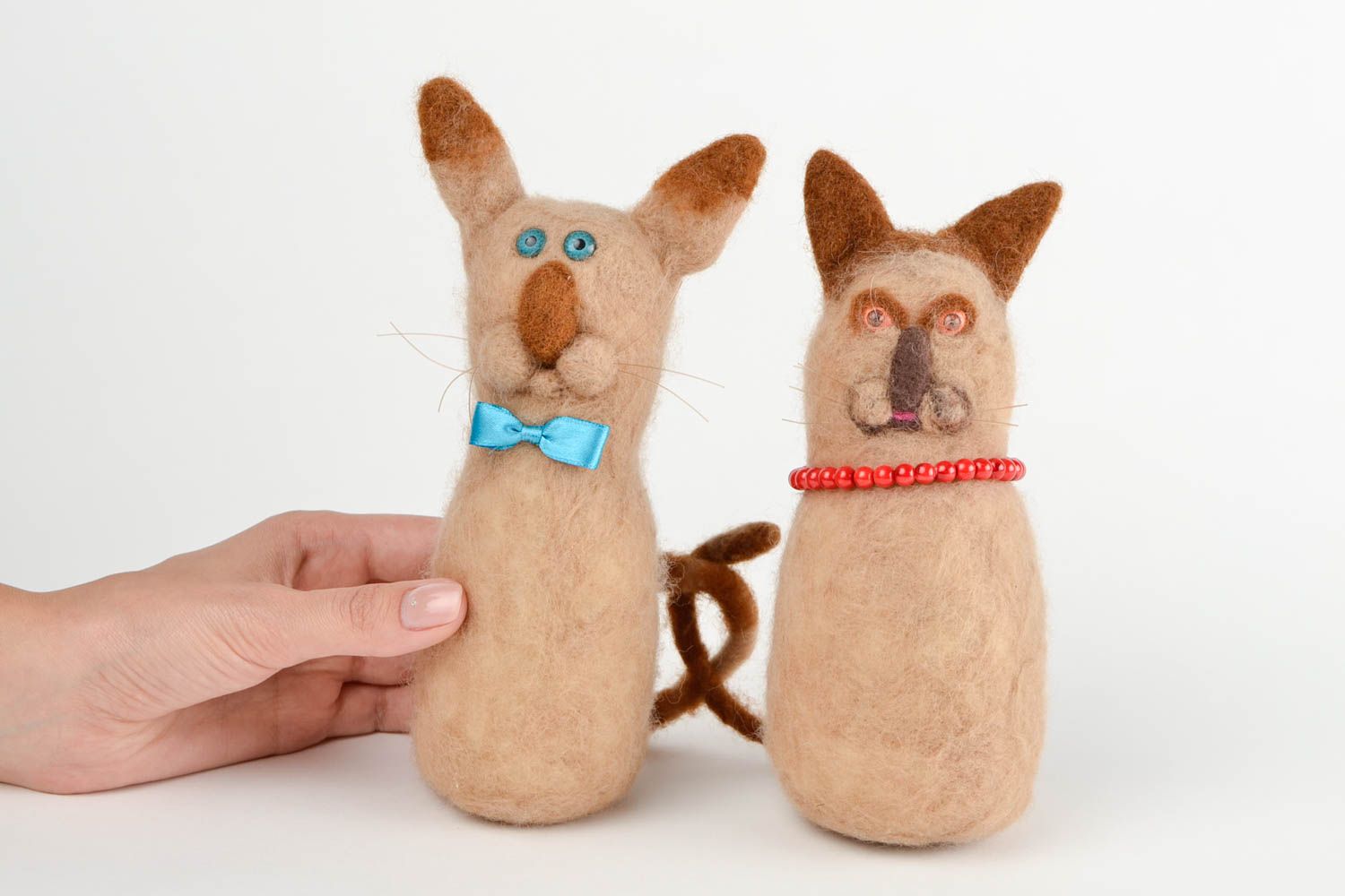 Juguetes de fieltro muñecos artesanales regalos para niños Dos gatos marrones
 foto 2