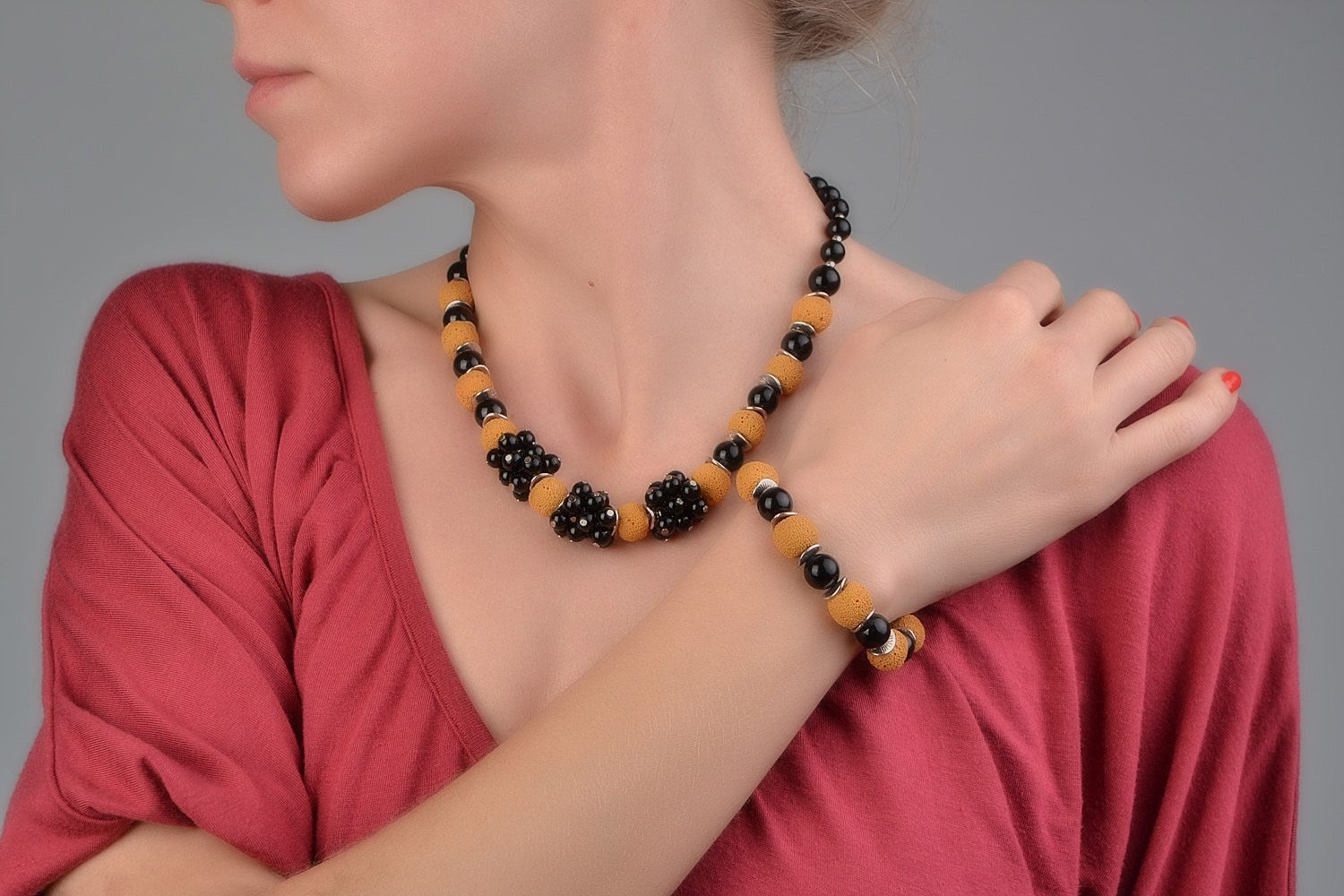 Handmade Achat Schmuckset Halskette und Armband mit vulkanischer Lava schwarz gelb foto 1