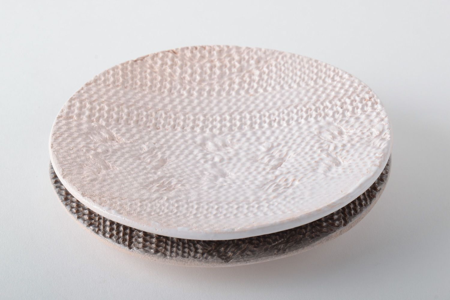 Глиняные тарелки покрытые глазурью 2 шт фото 3