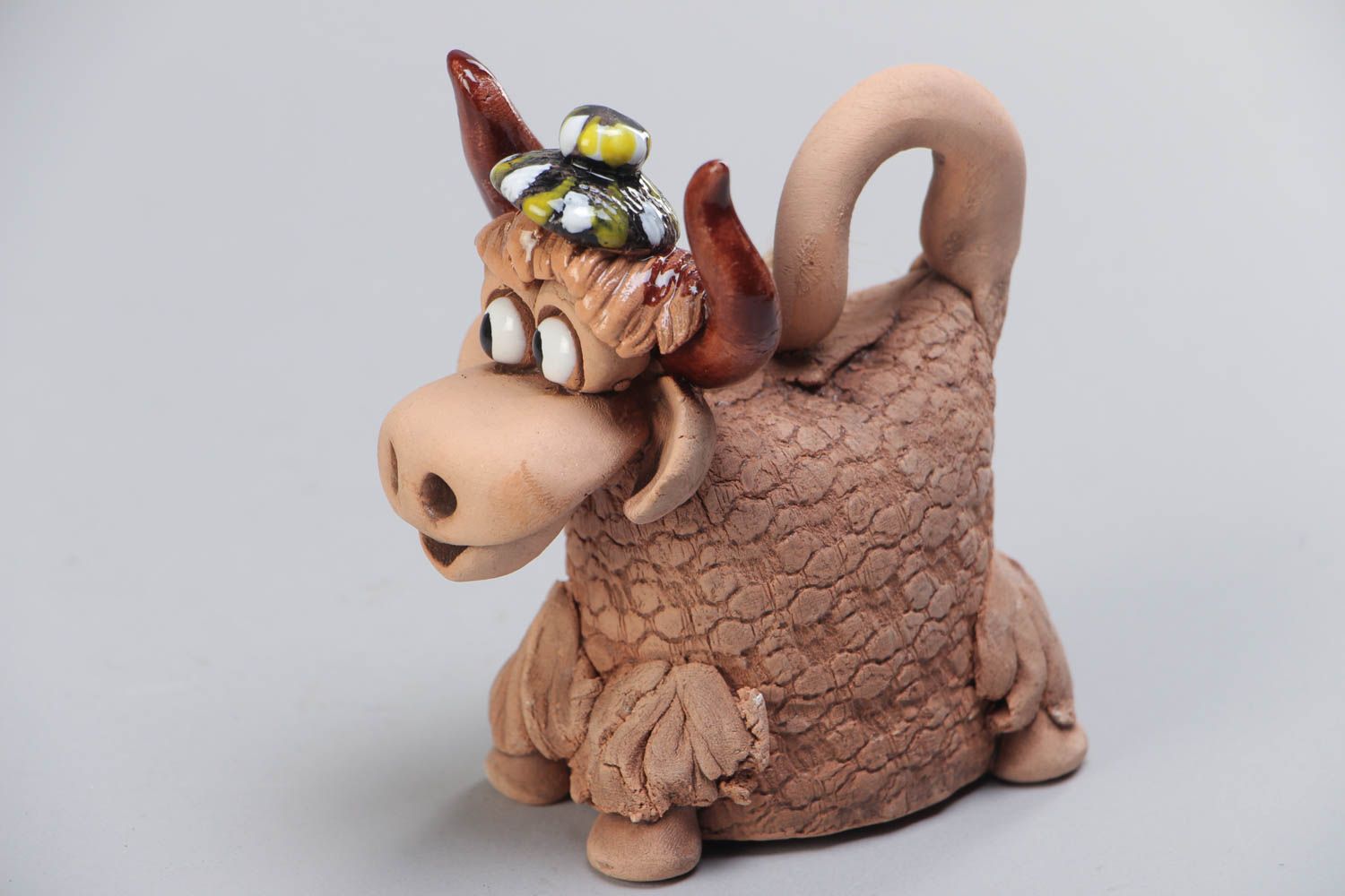 Handmade Deko Glöckchen aus Ton in Form der Kuh mit Acrylfarbe bemalt schön foto 2