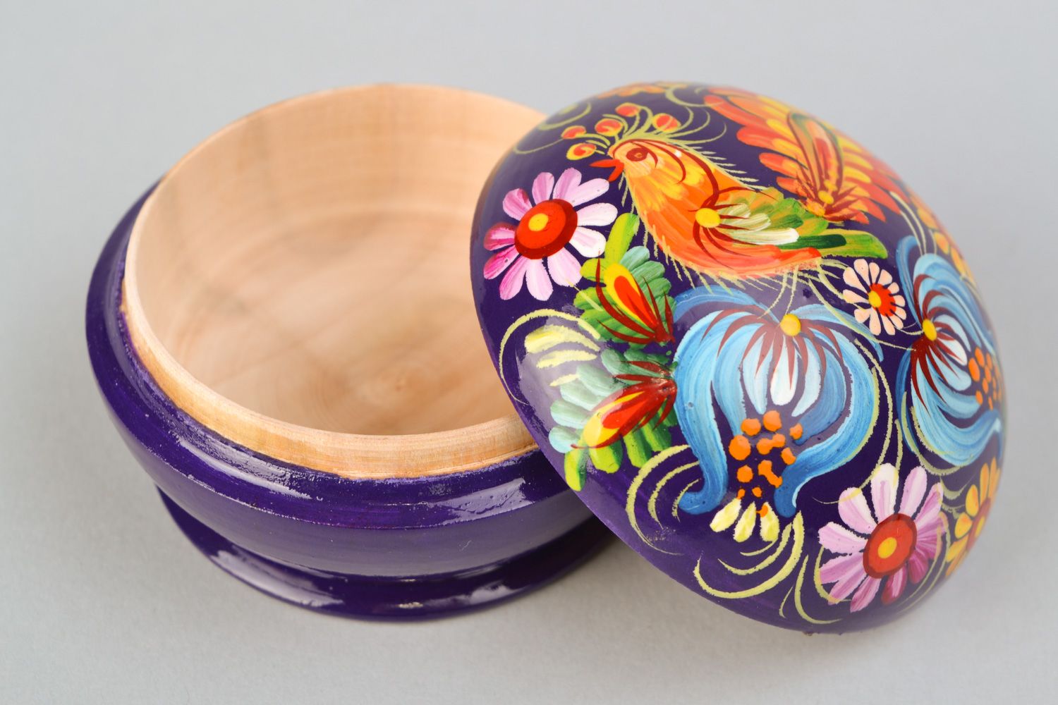 Boîte à bijoux de bois ronde faite main avec peinture de Petrykivka décoration photo 4