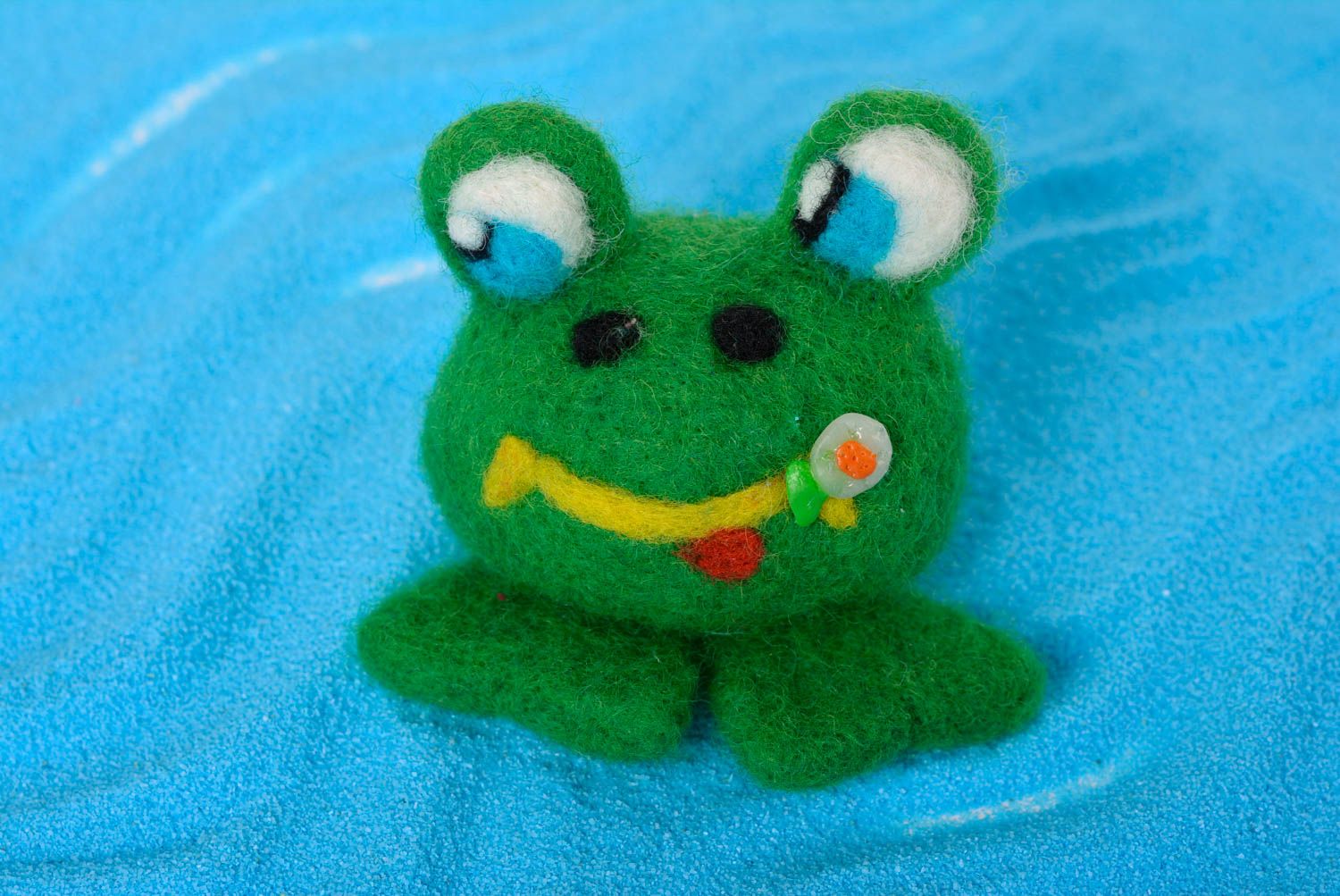 Handmade Filz Tier Frosch Spielzeug Deko Idee Haus aus Naturwolle hübsch  foto 1
