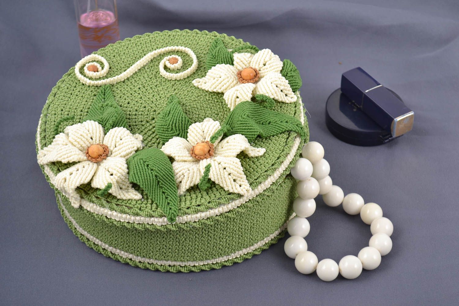 Handmade round macrame woven jewelry box with removable lid with flowers photo 1