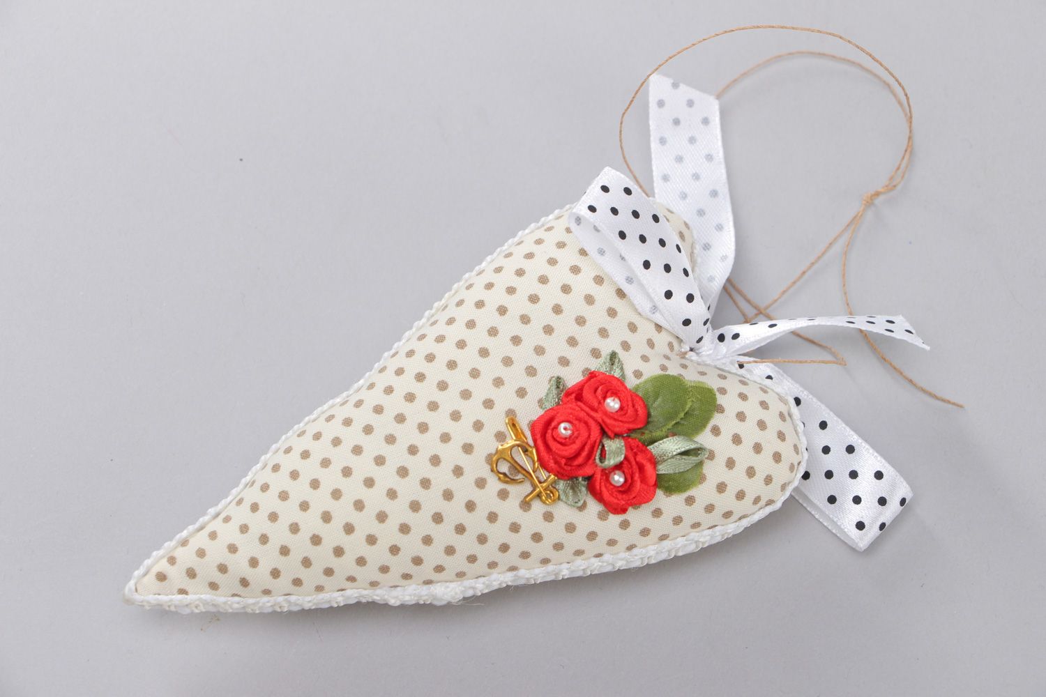 Belle décoration pendante en tissu à pois en coton blanc cœur faite main photo 1