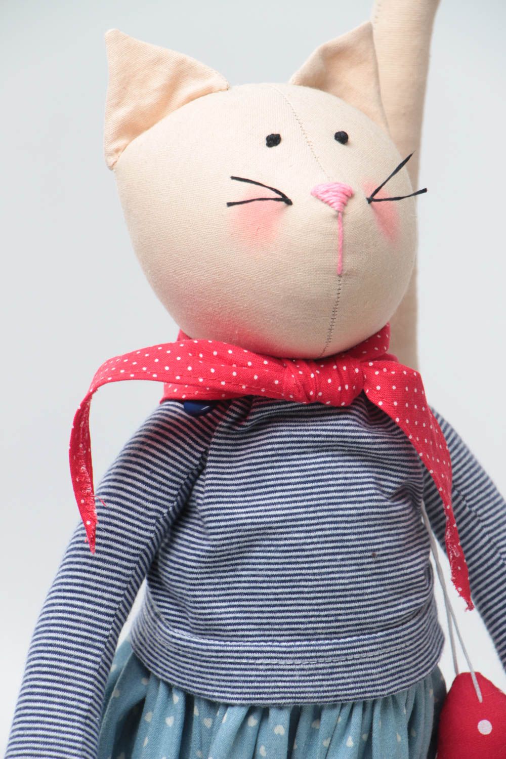 Мягкая игрушка кошка в платье с длинным хвостом тряпичная красивая ручной работы фото 3