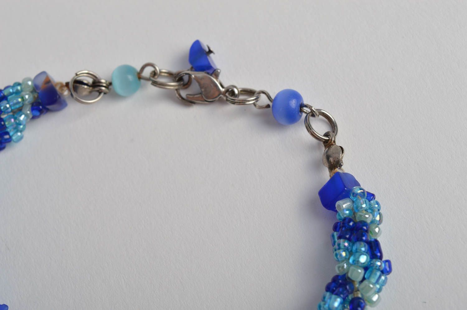 Bracelet bleu fait main Bijou fantaisie Cadeau femme en perles de rocaille photo 5