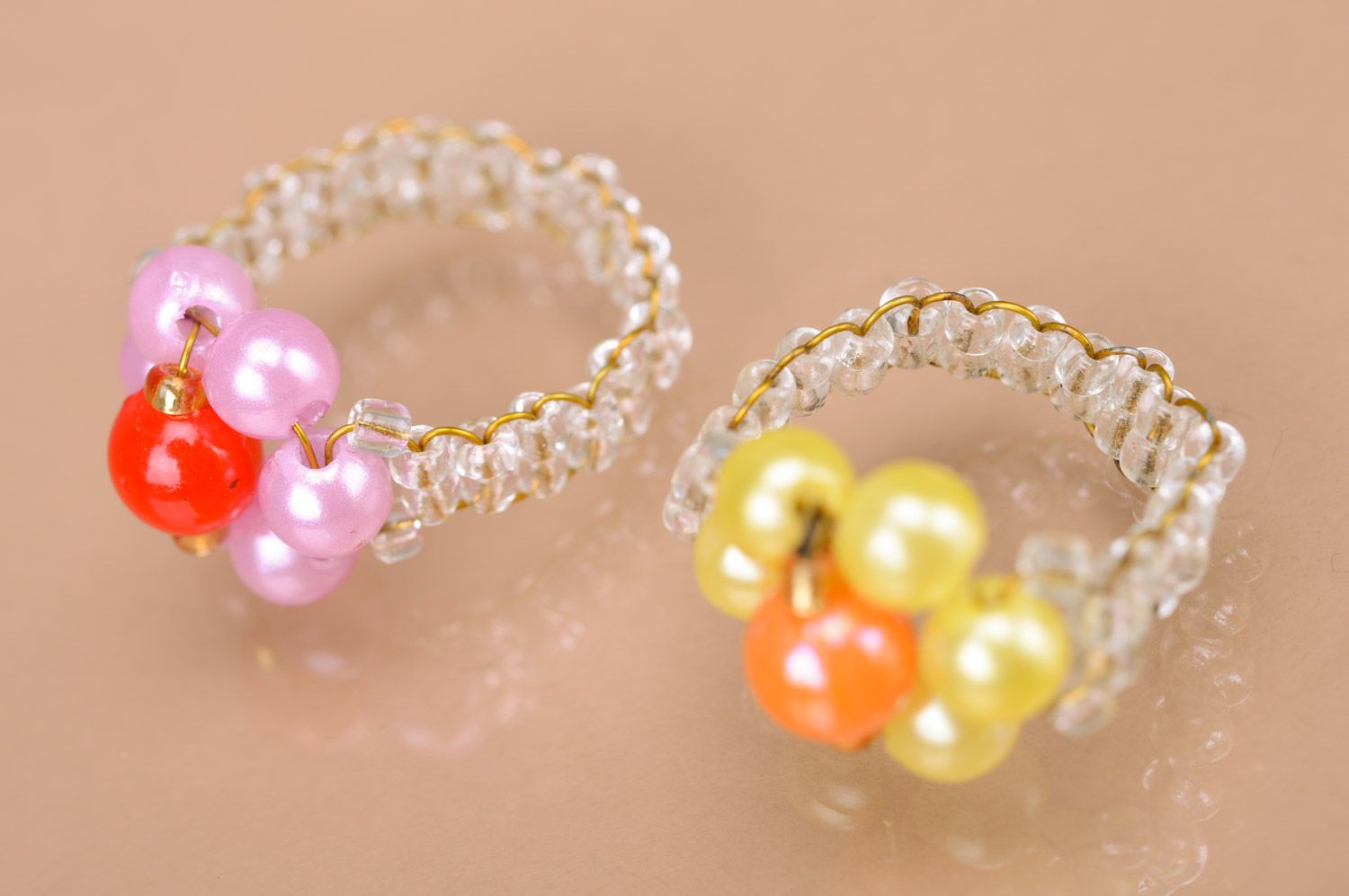 Set of handmade children's beaded rings in the shape of flowers 2 items pink and yellow photo 4
