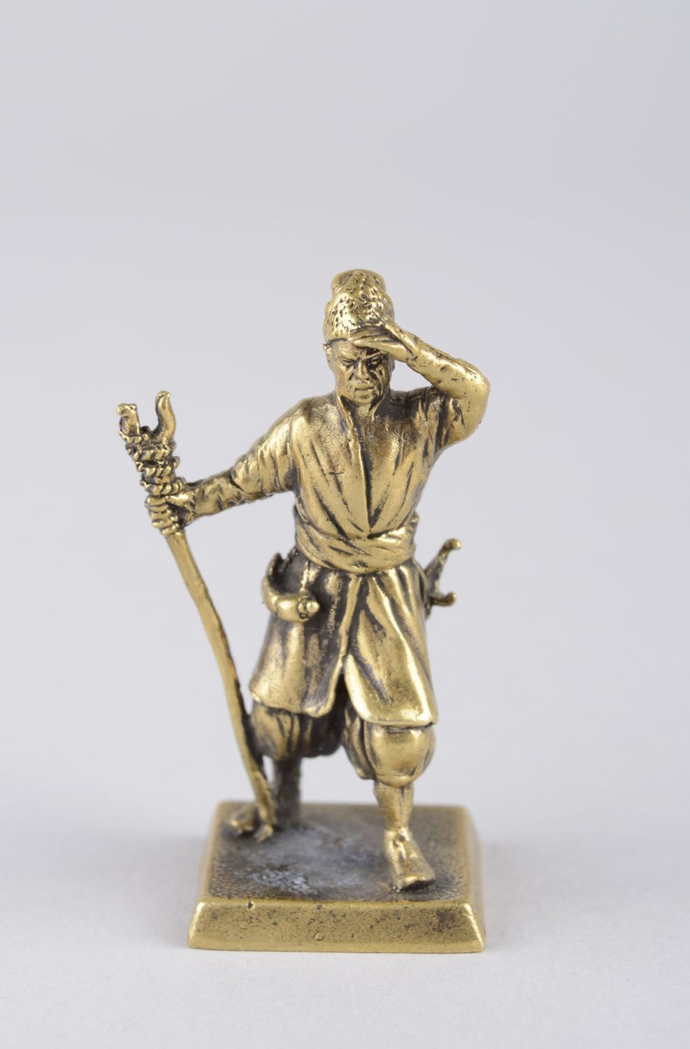 Декор для дома ручной работы бронзовая статуэтка металличсекая фигурка казака фото 2