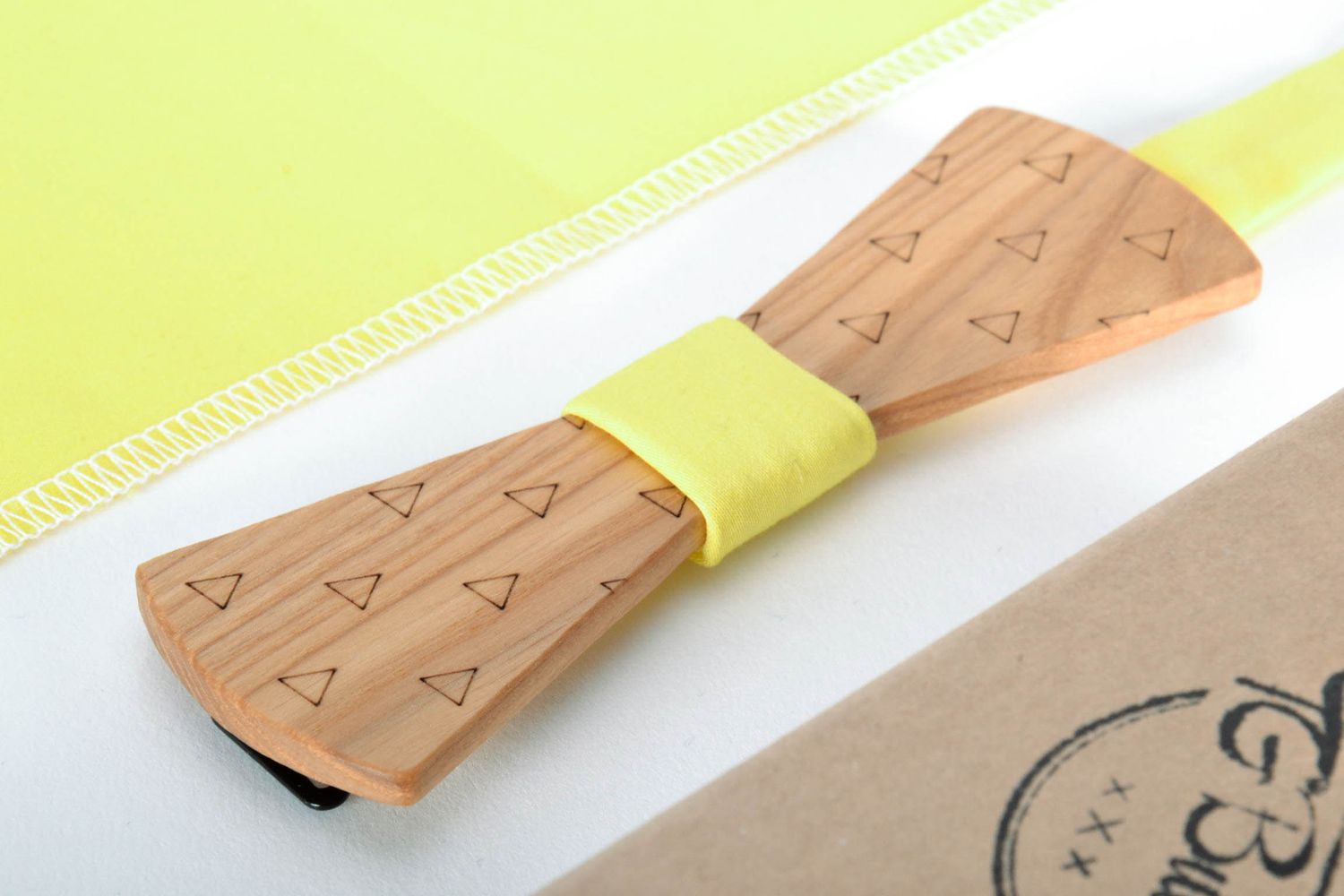 Wooden bow tie and yellow handkerchief photo 1