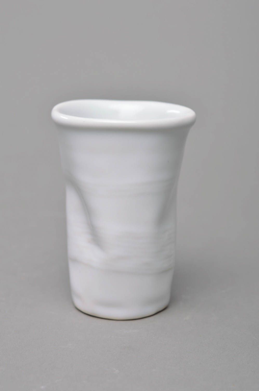Porcelain fake plastic crinkled ceramic white coffee cup decorative mug photo 2
