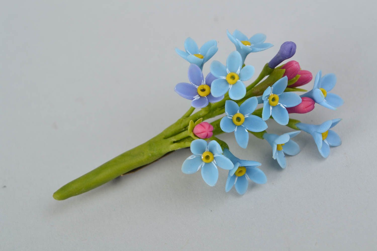 Broche fleurs en argile autodurcissante Myosotis faite main pour femme photo 1