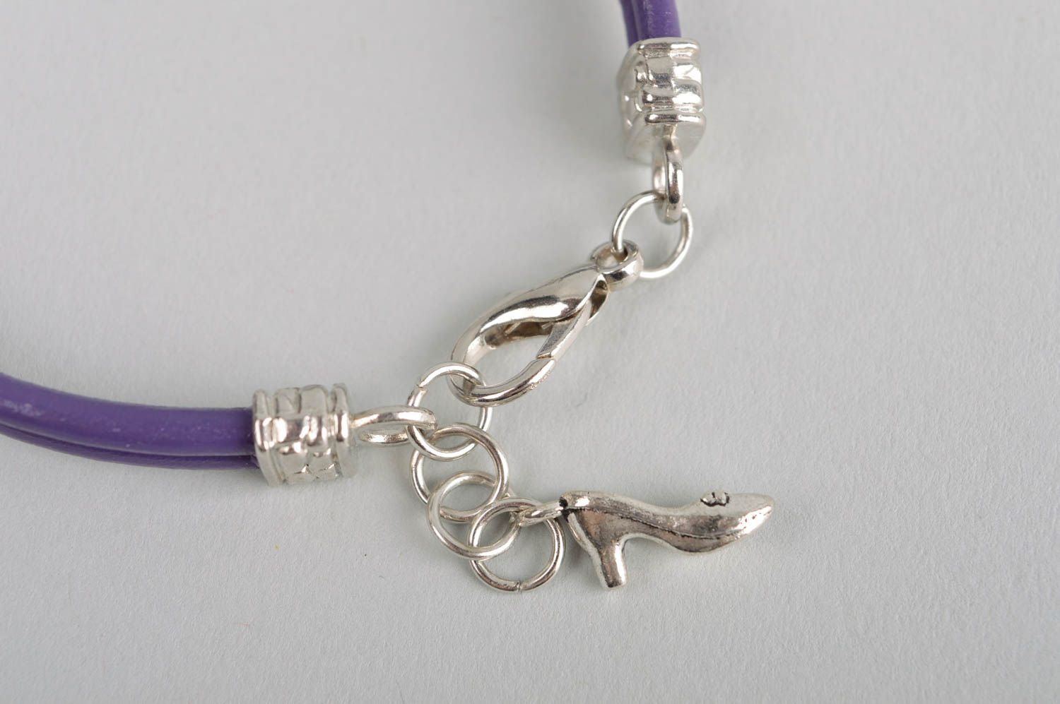 Bracelet en cuir design Bijou fait main original violet Accessoire femme photo 4