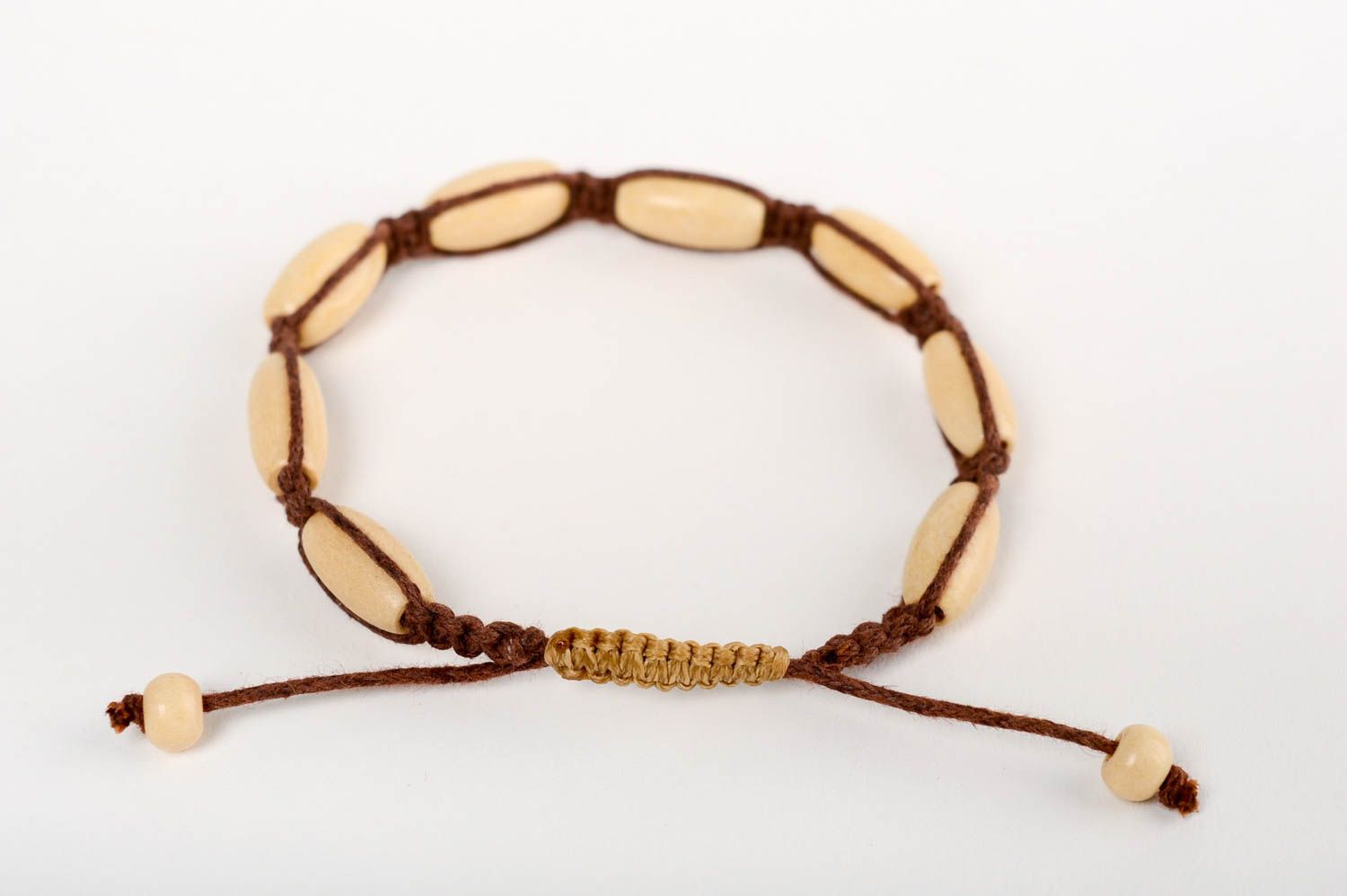 Bracelet fait main en lacet ciré avec perles en bois technique de macramé photo 3