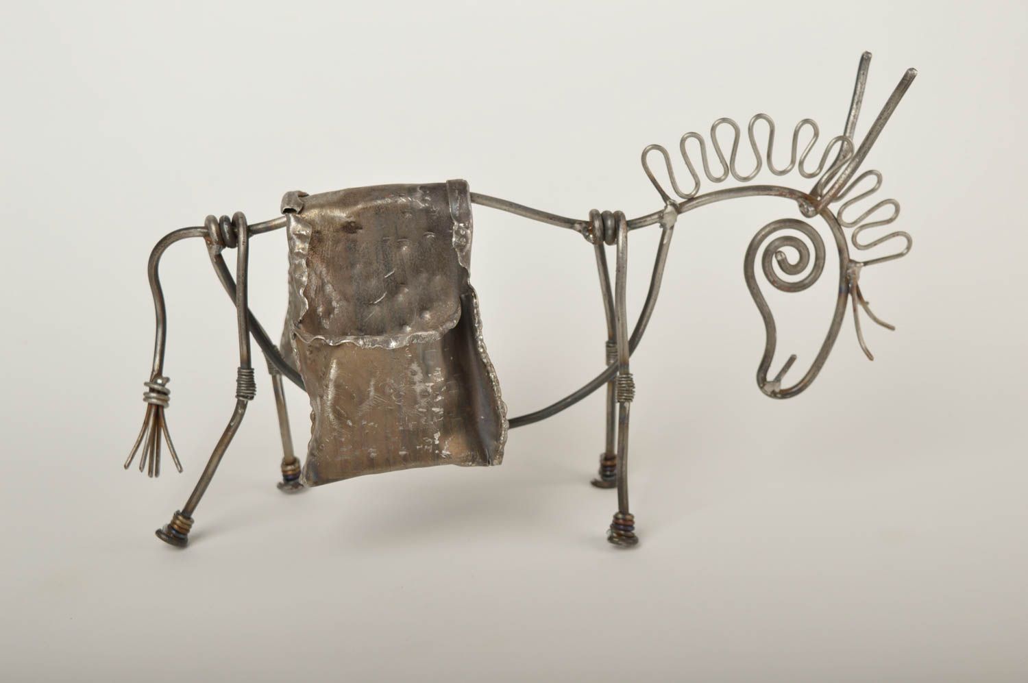 Figura de animal hecha a mano artículos de metal objeto de decoración Caballo  foto 3
