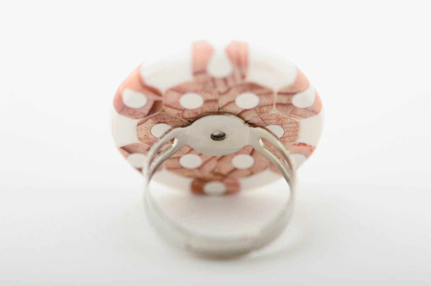 Перстень ручной работы кольцо из карандашей белое крупное стильное кольцо фото 5
