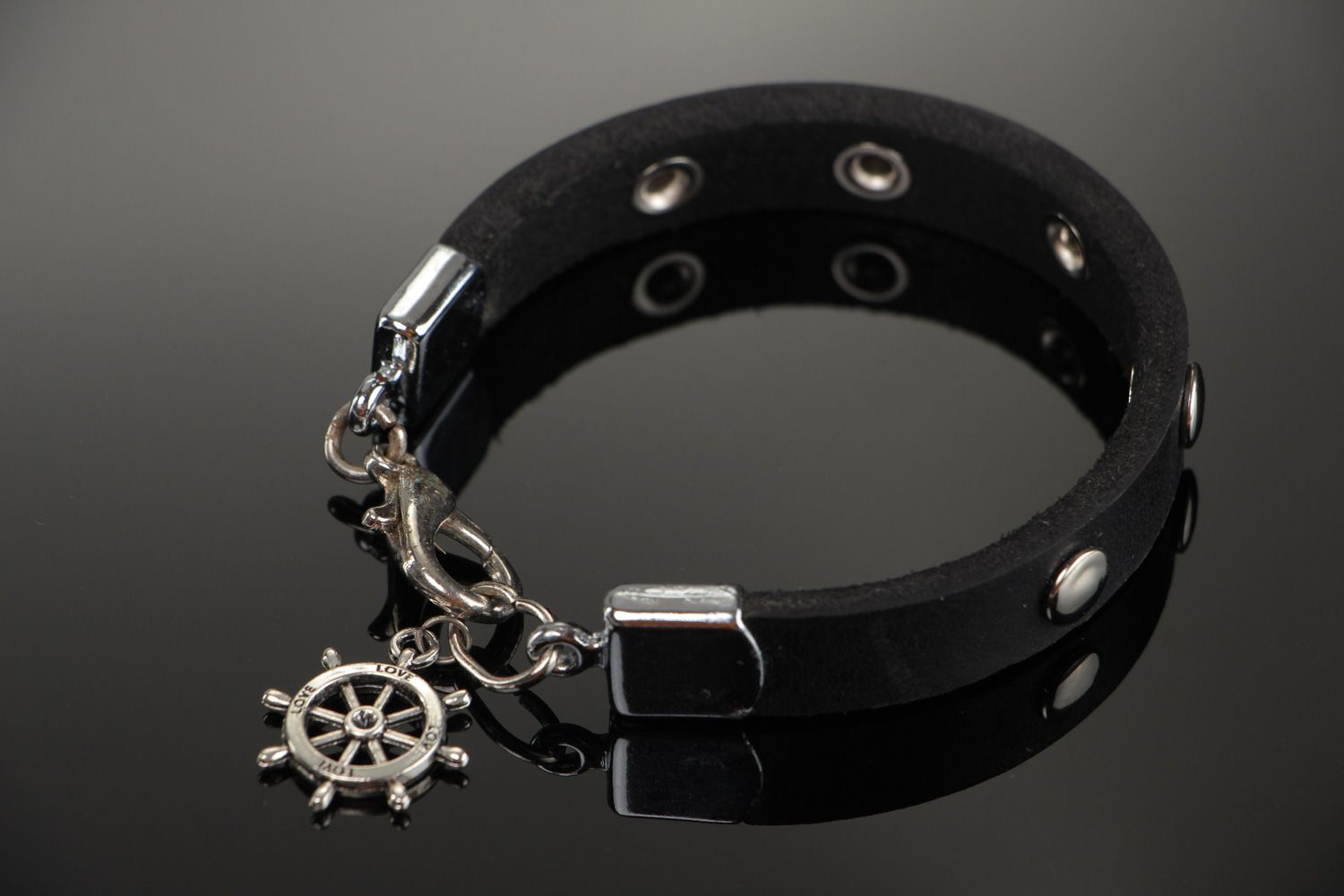 Bracelet en cuir naturel fait main original noir avec pendentif marin en métal photo 1