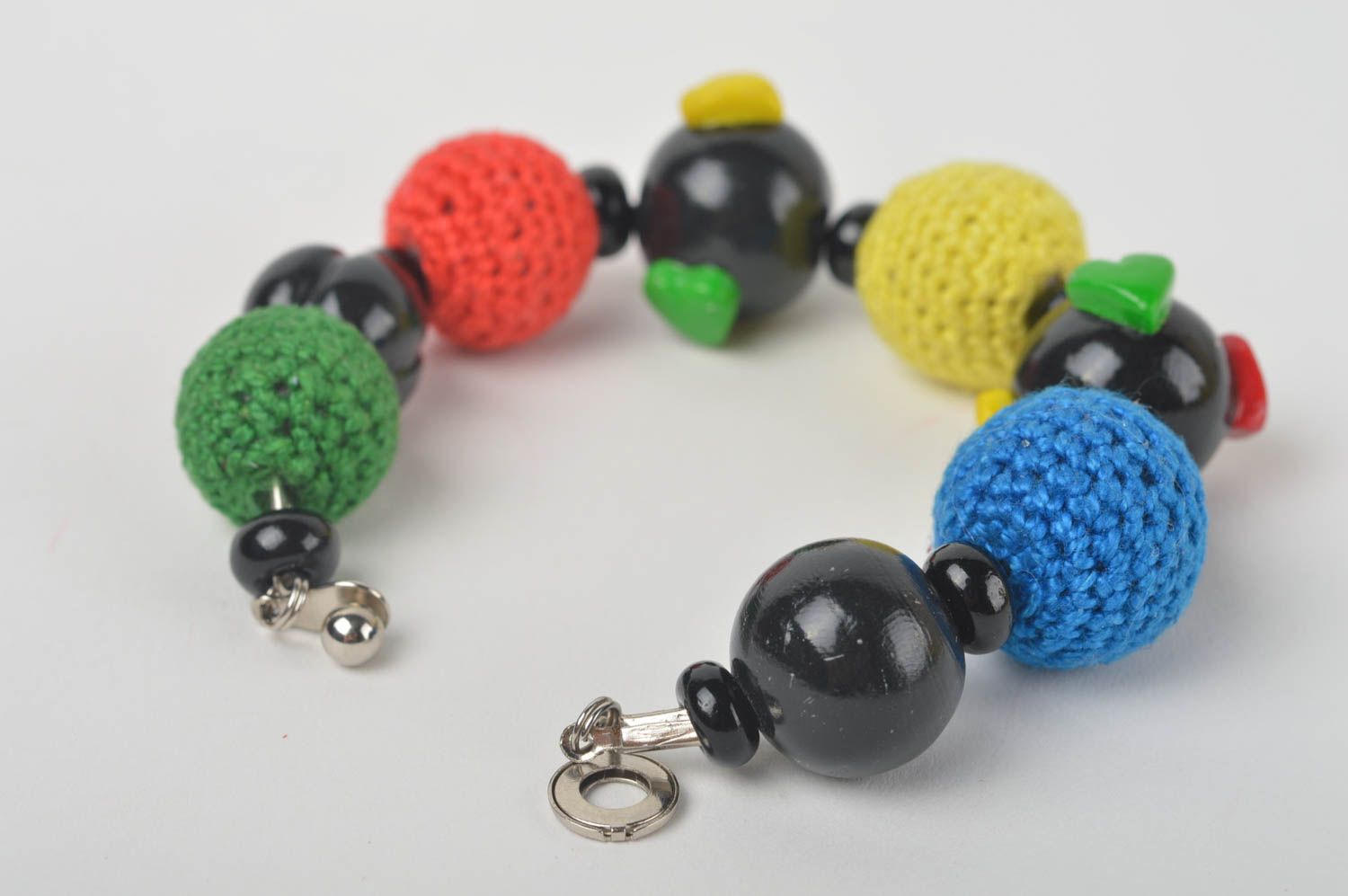 Bracelet multicolore Bijou fait main en perles recouvertes de fils Cadeau femme photo 4