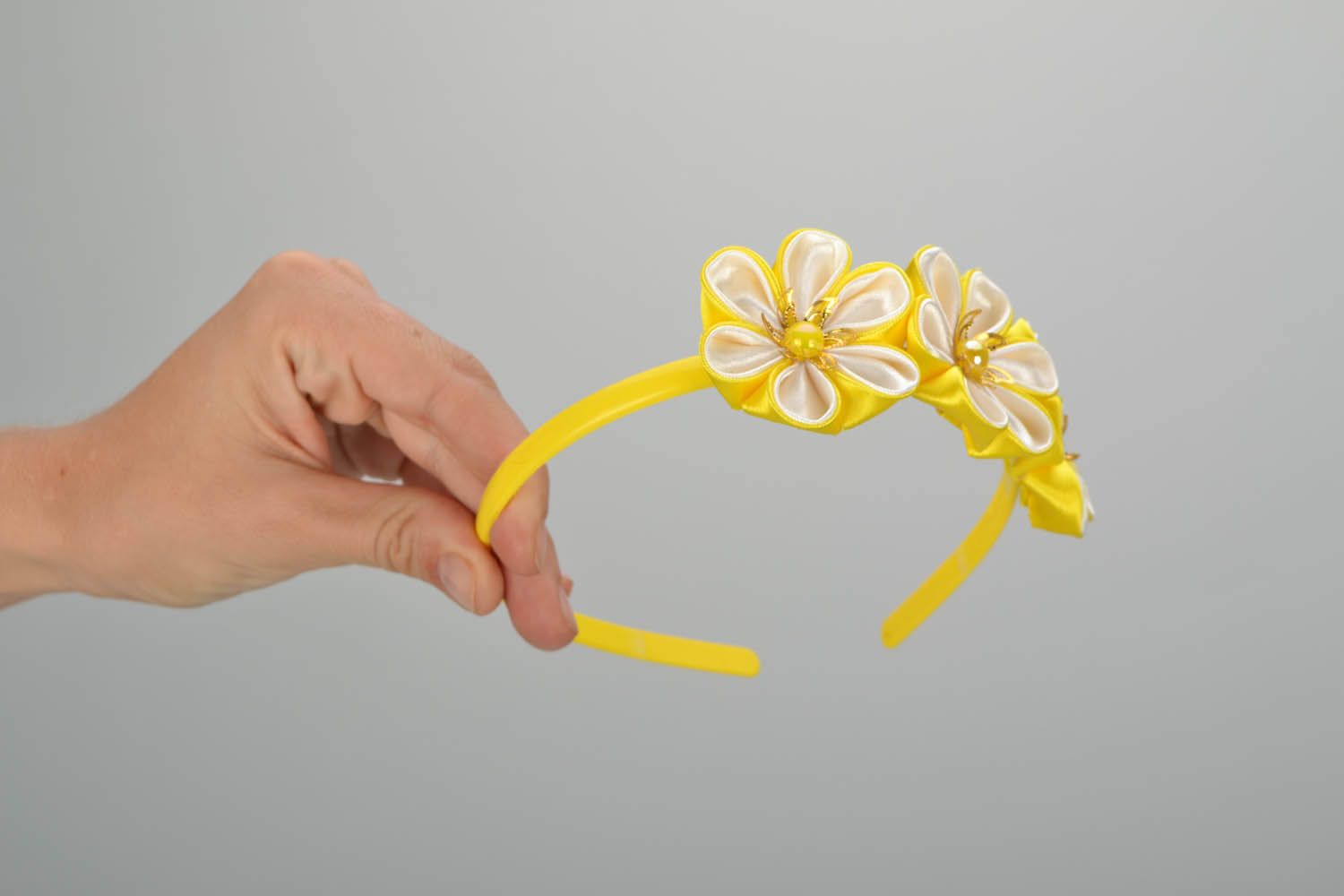 Yellow headband with flowers photo 2