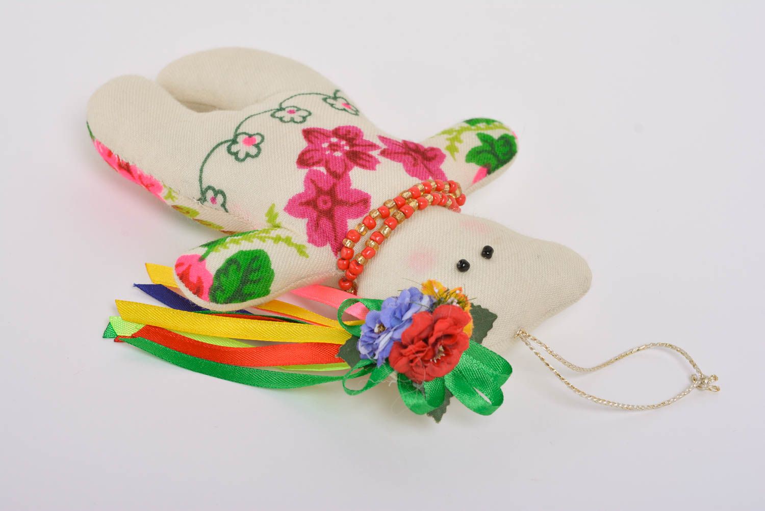 Мягкая игрушка ручной работы мишка девочка с бусиками и в веночке красивая милая фото 3