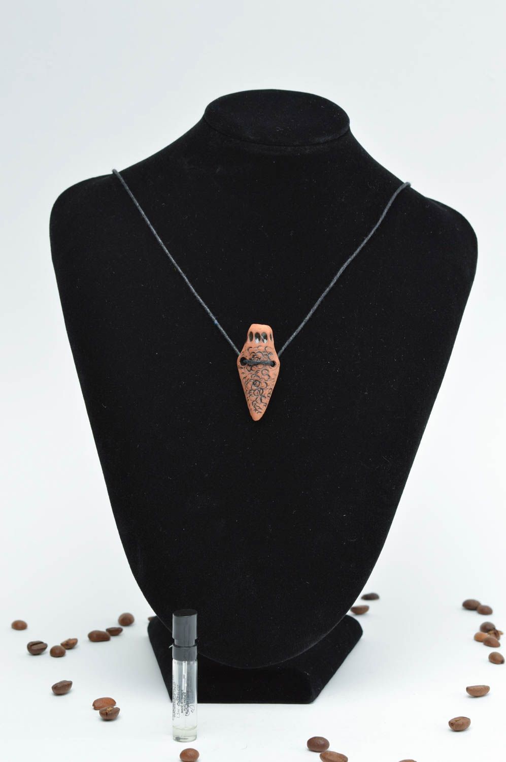 Handmade clay pendant for essential oils ceramic aroma pendant women's accessory photo 1