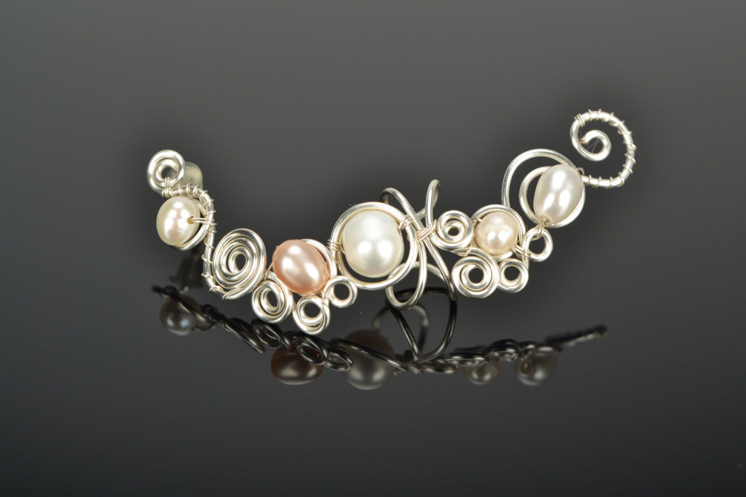 Cuff earring with natural pearls photo 3