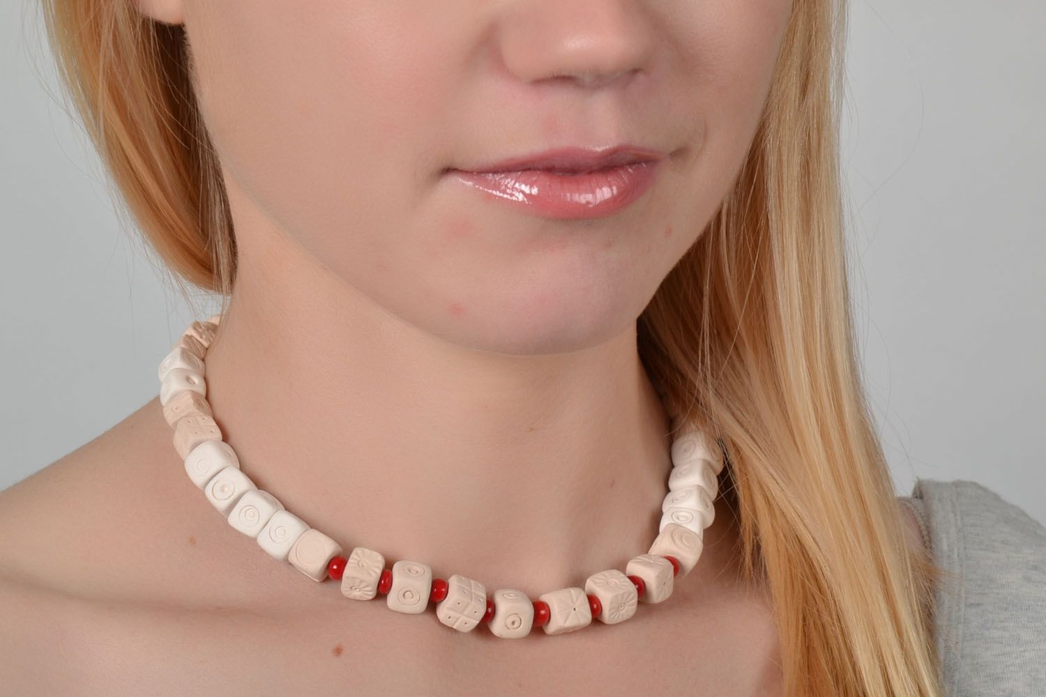 Clay white necklace photo 2
