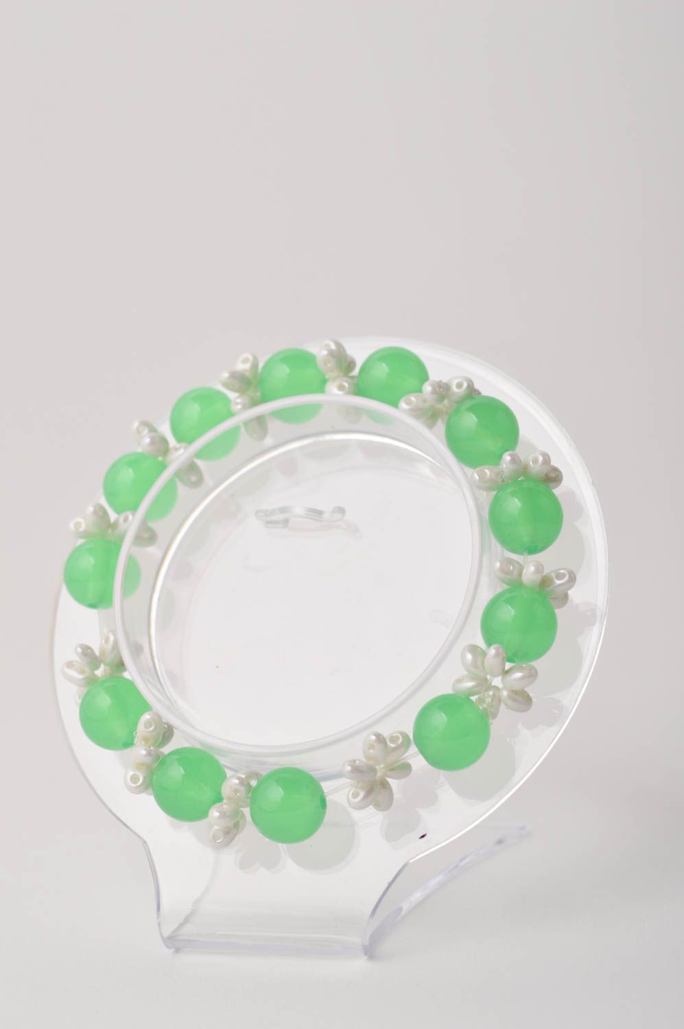 Браслет из бусин украшение ручной работы браслет бижутерия зеленый стильный фото 3