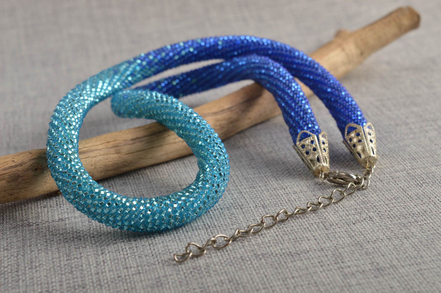 Collana tubolare di perline fatta a mano accessorio bello da donna blu azzurro foto 1