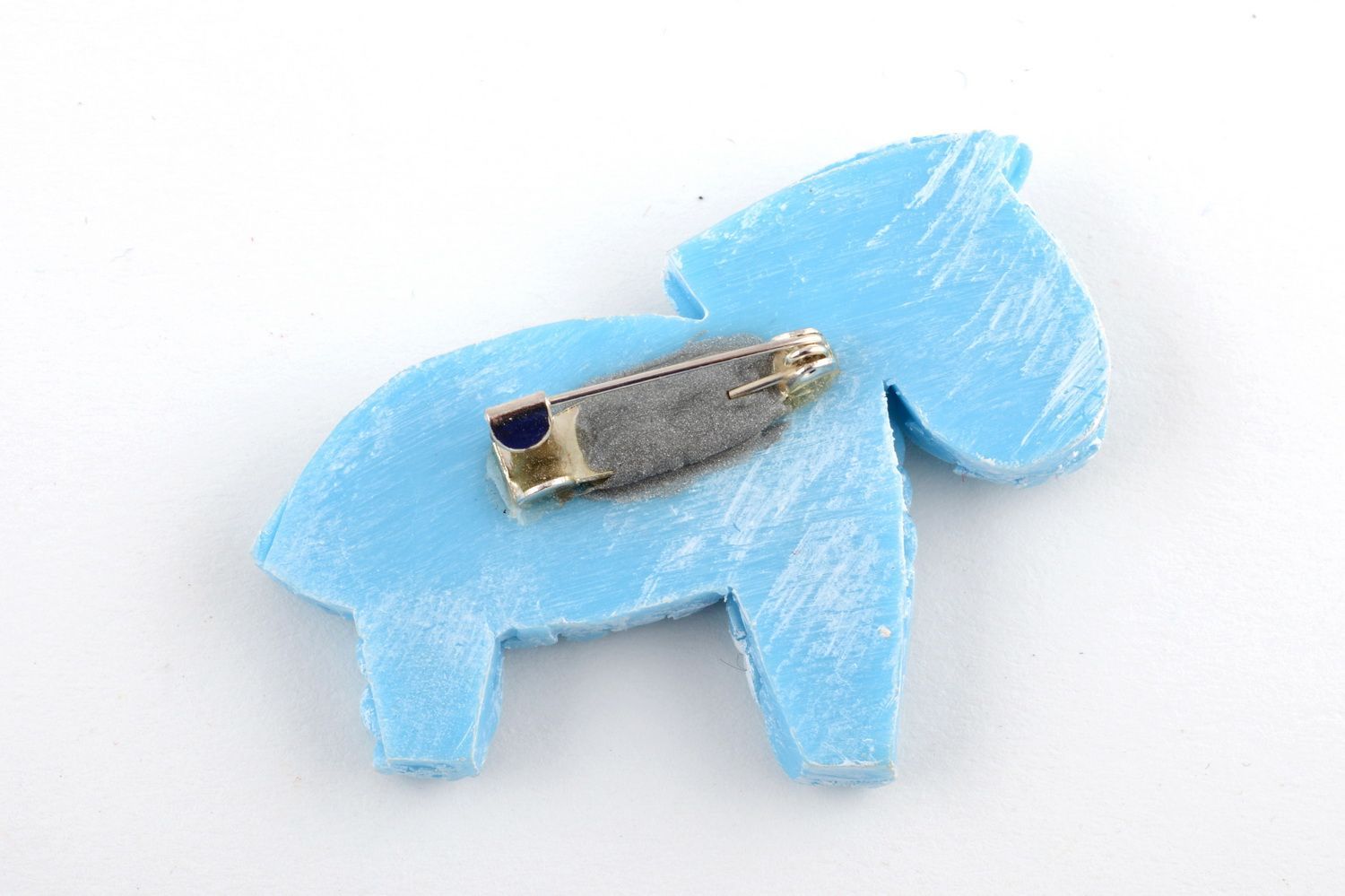 Оригинальная брошь из полимерной глины в виде лошадки фактурная голубая фото 3