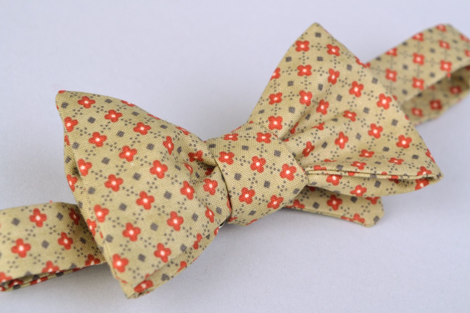 Handmade fashionable bow tie sewn of cotton fabric with motley pattern unisex photo 5