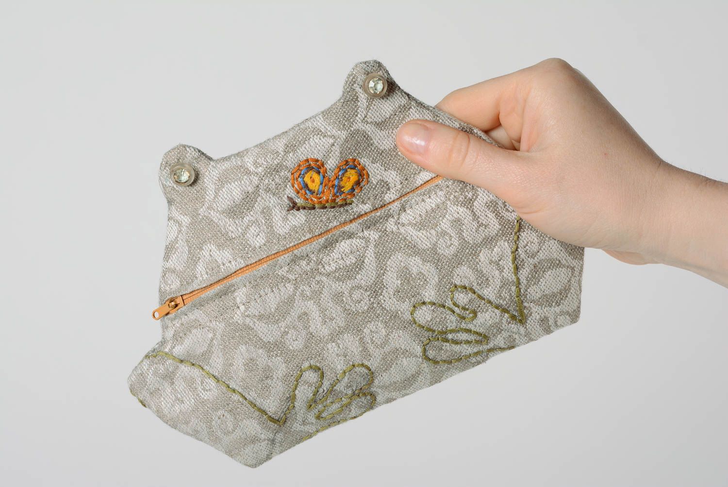 Handmade cosmetic bag sewn of linen in the shape of frog with zipper fastener photo 5