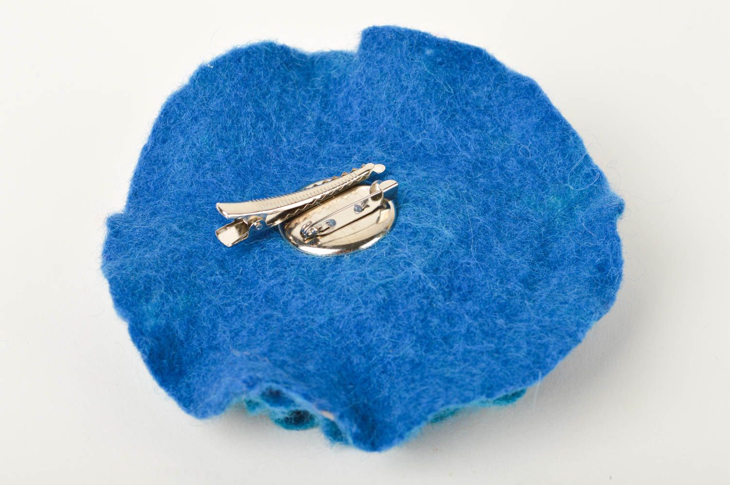 Broche Barrette fleur faite main grande bleue en laine feutrée Accessoire femme photo 5