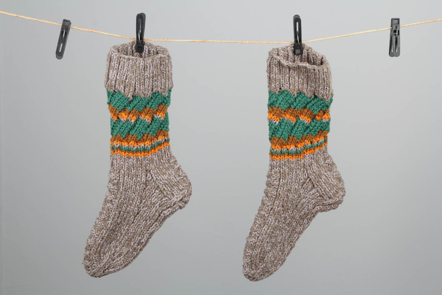 Meias mornas de malha tricotadas de fios de lã e de mescla de lã para o inverno foto 1