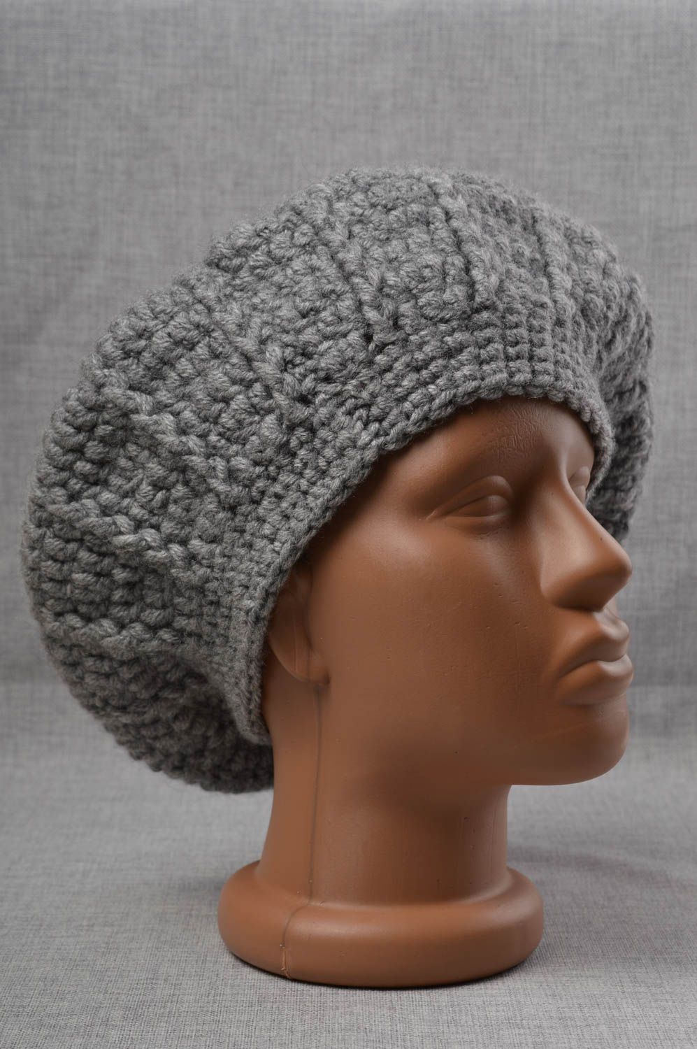 Handmade gehäkelte Mütze Accessoire für Frauen Damen Mütze in Grau warm foto 1